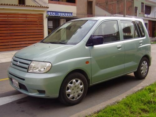 Mitsubishi mirage dingo 2001